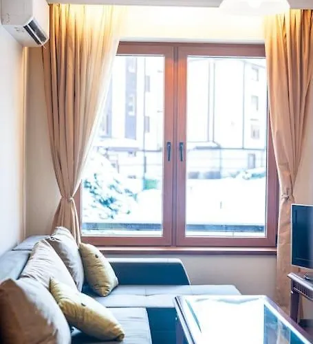 Host2u Slope-side By The Gondola *