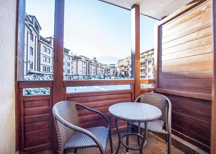 Host2u Slope-side By The Gondola *