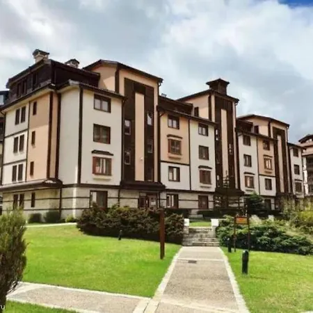 Host2u Slope-side By The Gondola バンスコ